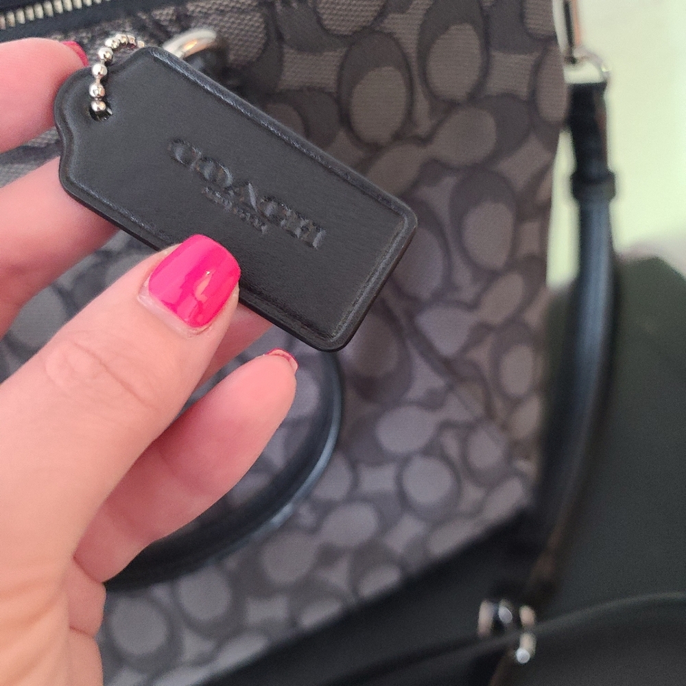 Coach handbag - Picture 2 of 8